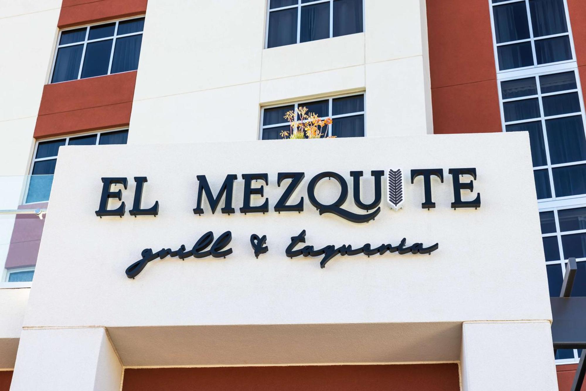 ホテル Doubletree By Hilton Tucson Downtown Convention Center エクステリア 写真