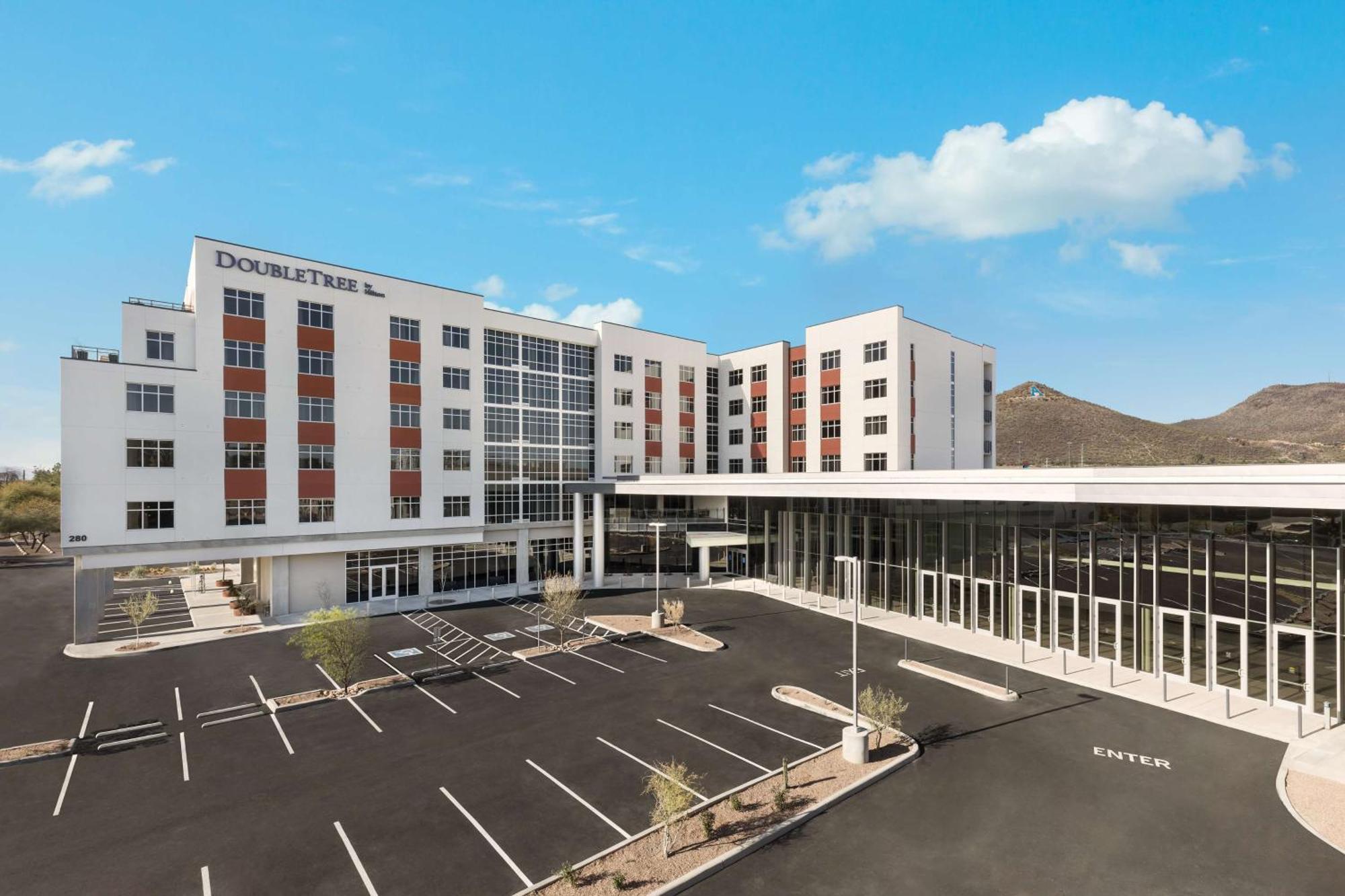 ホテル Doubletree By Hilton Tucson Downtown Convention Center エクステリア 写真
